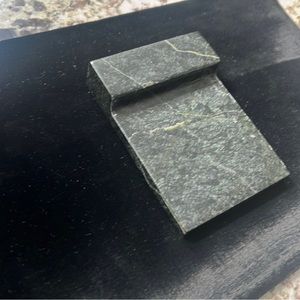 New black marble note holder with post it notes
